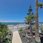 La Maja Beachfront 빌라 코라레호