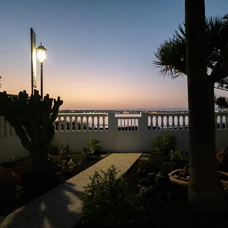 La Maja Beachfront Villa *