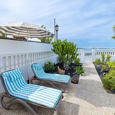 La Maja Beachfront Villa *