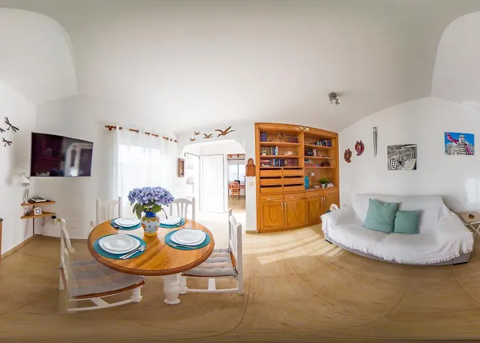 Villa La Maja Beachfront *